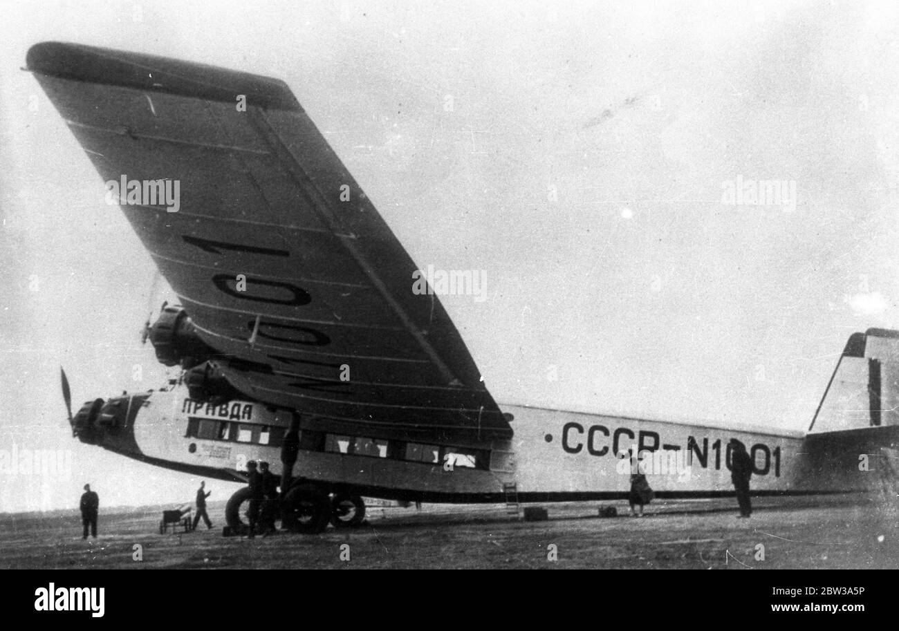 Nuovi posti in aereo russo 41 . Un grande nuovo aereo passeggeri è stato completato dall'Istituto idrodinamico dell'Aero Centrale dell'Unione Sovietica. La macchina è un monoplanare con cinque motori , e può ospitare 41 passeggeri . La foto mostra il nuovo aereo gigante . 12 gennaio 1934 Foto Stock