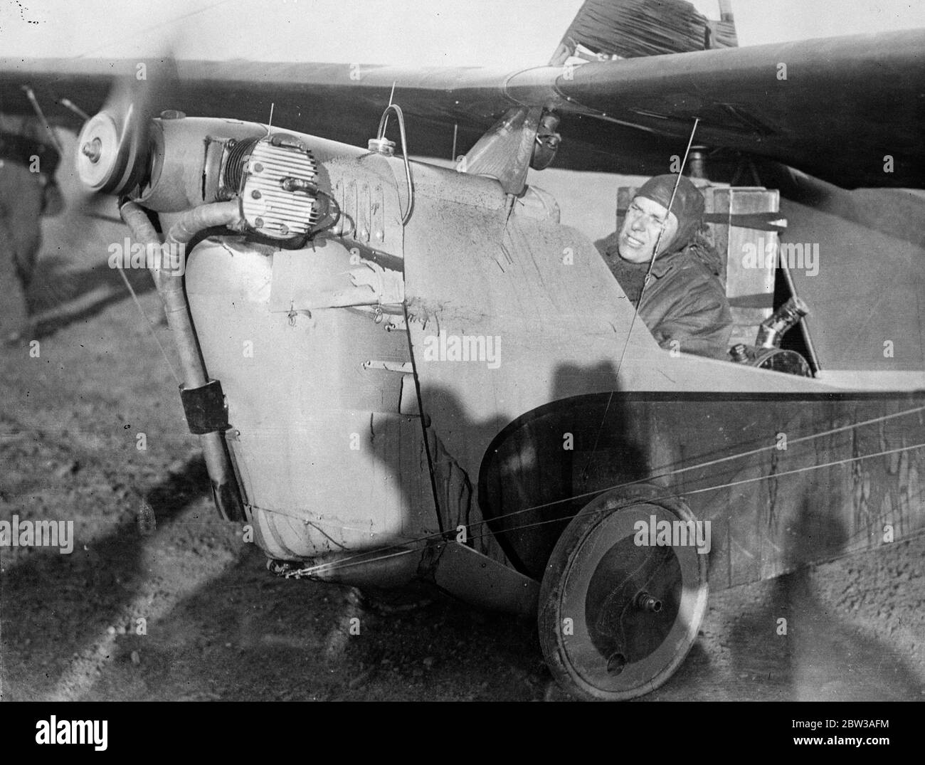 Stanley Huffman , aviatore americano , nell' abitacolo del suo aereo . 16 giugno 1934 Foto Stock