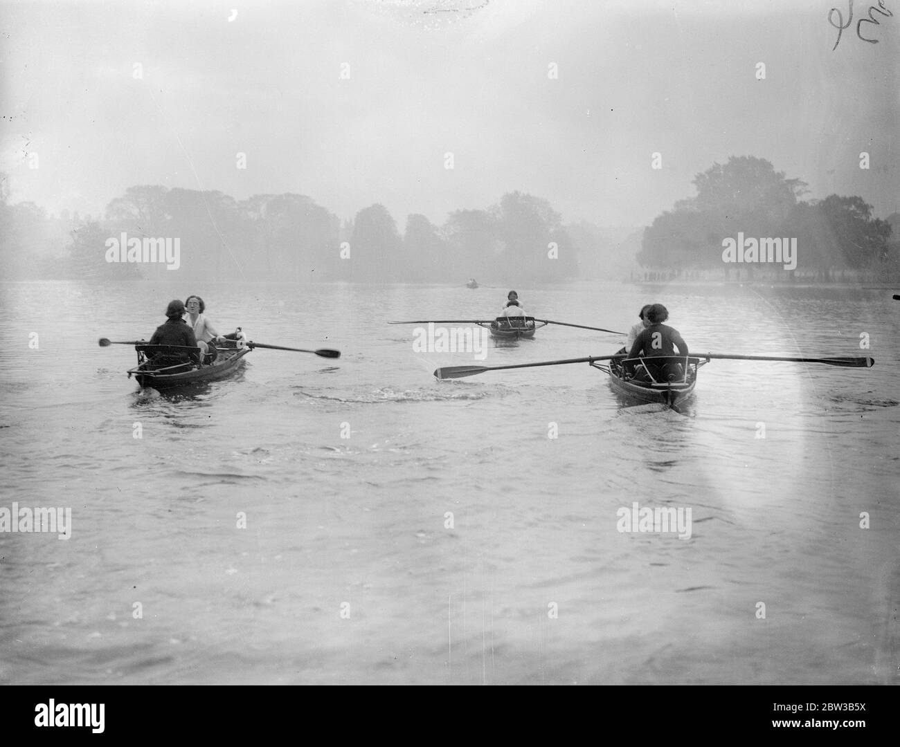 Concorrenti del club sportivo cieco in azione sull'acqua . 6 ottobre 1934 . Foto Stock