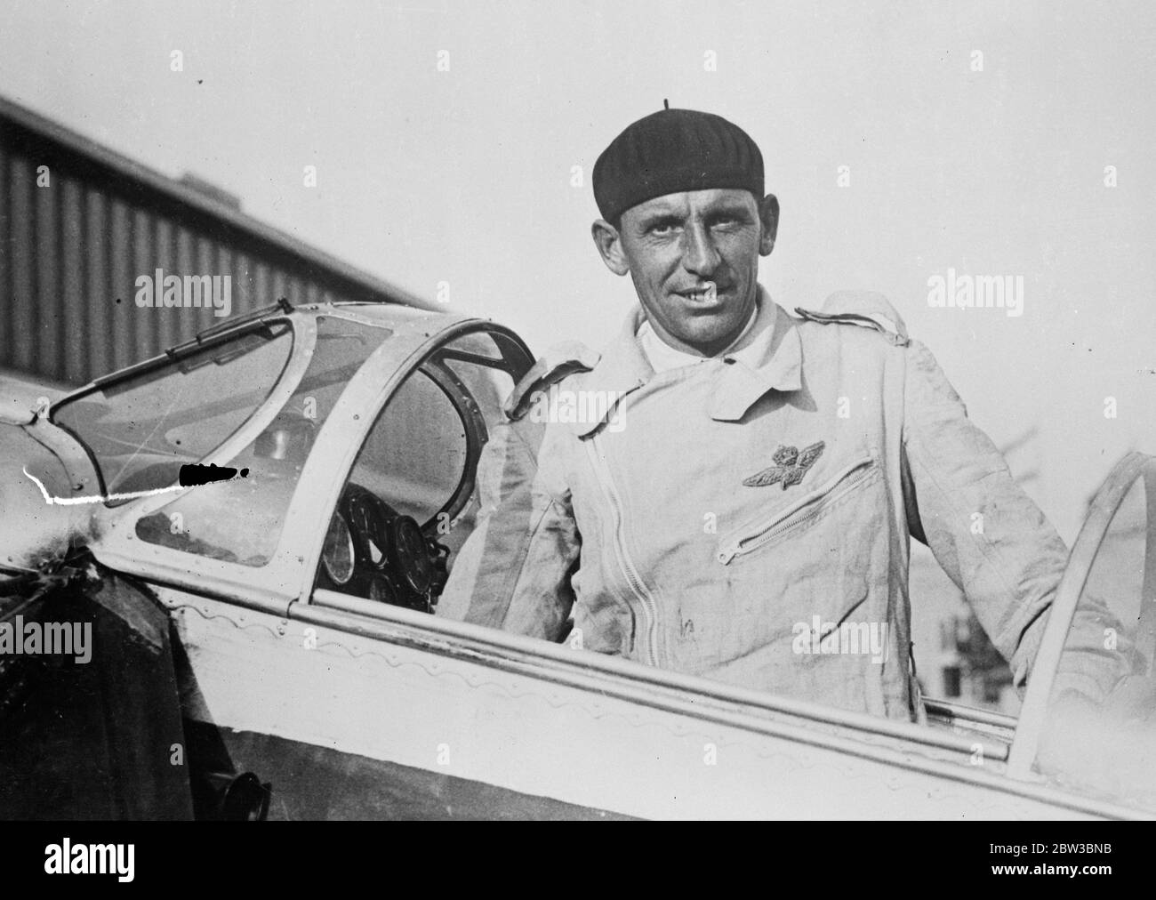 Il signore Steppani rompe il record mondiale delle lunghe distanze per le barche volanti . Ottobre 1934 Foto Stock Il signore Steppani rompe il record mondiale delle lunghe distanze per le barche volanti . Ottobre 1934 Foto Stock
