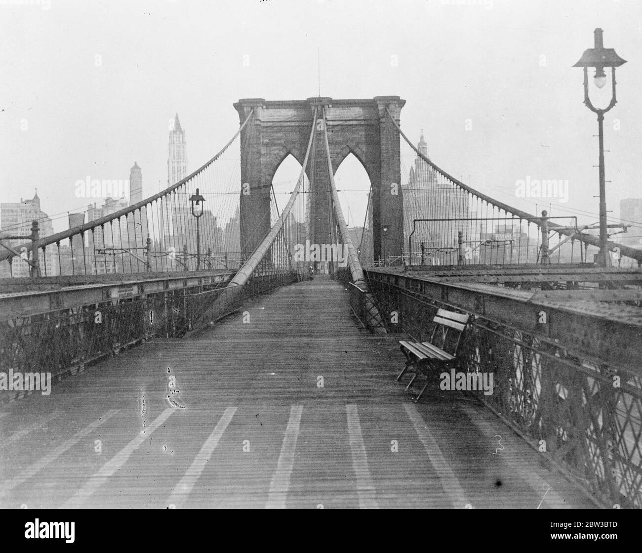 Il Ponte di Brooklyn a New York , America . 23 ottobre 1934 Foto Stock