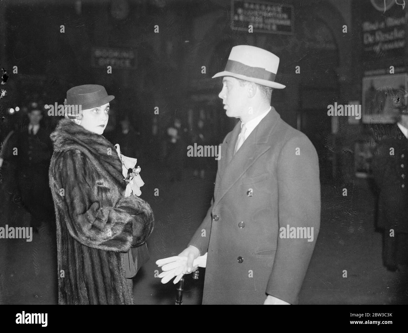 Il principe e la principessa Mdivani partono per l'India . 4 novembre 1934 Foto Stock