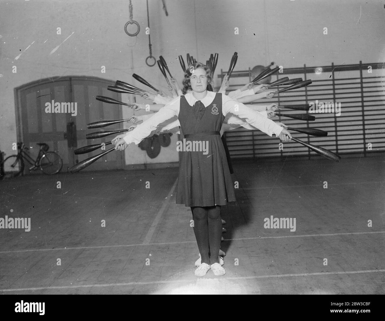 Corso di ginnastica in corso . Ragazze a Swindon . 13 novembre 1934 Foto Stock