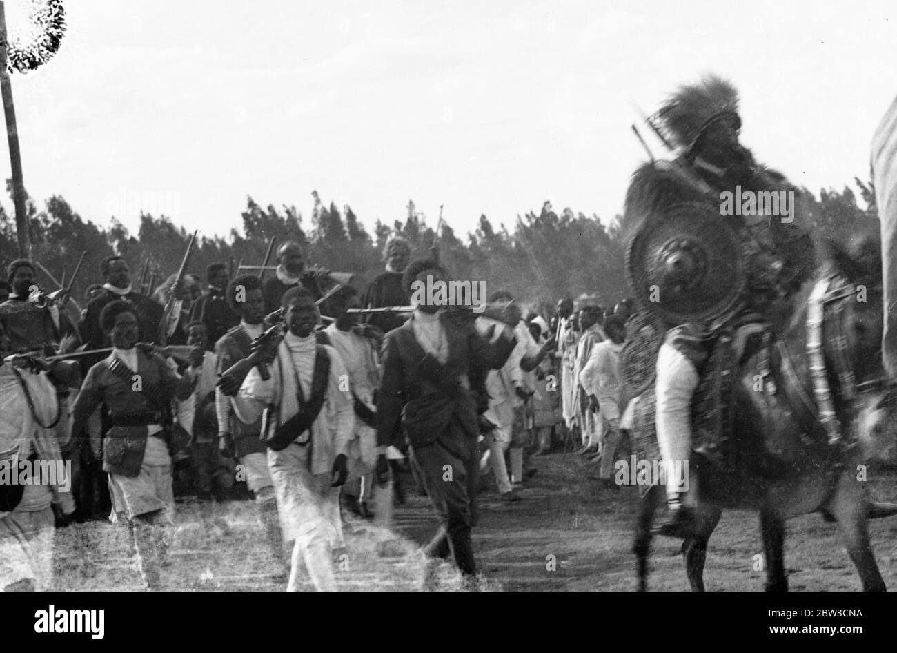 Abissinian Mohammedans marciano in Ogaden ai confini del Somaliland italiano . 19 settembre 1935 Foto Stock