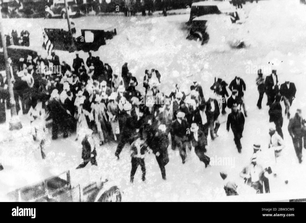 I Ministri lasciano il n. 10 Downing Street dopo un importante incontro sulla controversia italo-abissiniana. 24 settembre 1935 Foto Stock