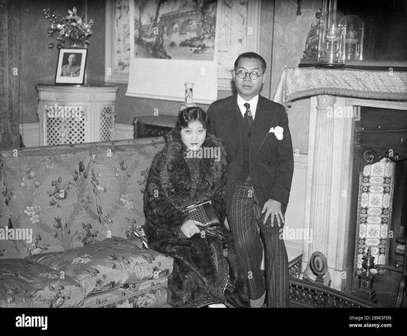 Ambasciatore dell'arte cinese moderna a Londra . Per ospitare mostre di opere del valore di Â£200,000 . Il professor Liu Hai Sou e sua moglie . 23 gennaio 1935 Foto Stock