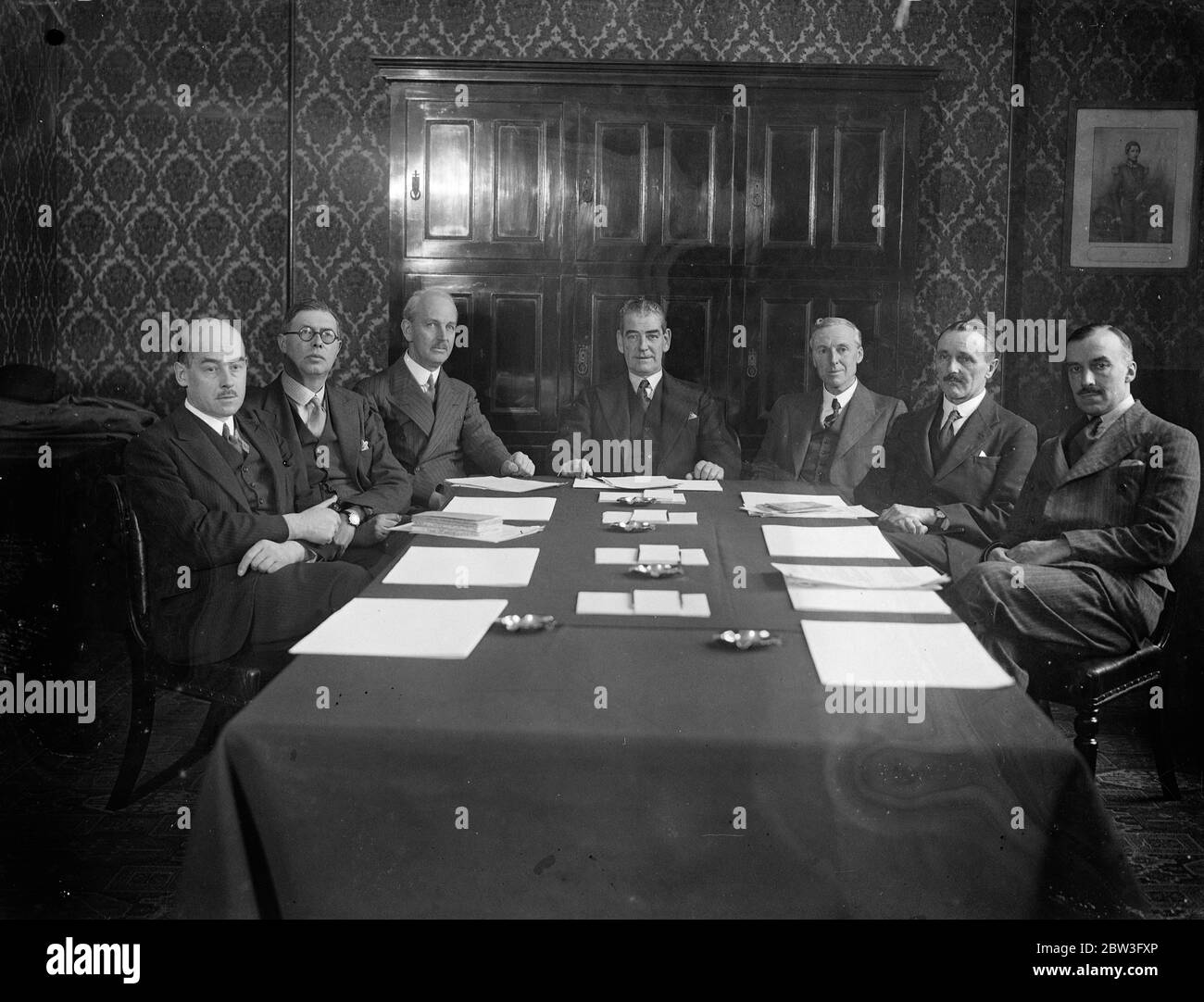 Il comitato televisivo ha avuto la prima riunione al GPO per discutere lo sviluppo del servizio televisivo . 5 febbraio 1935 Foto Stock