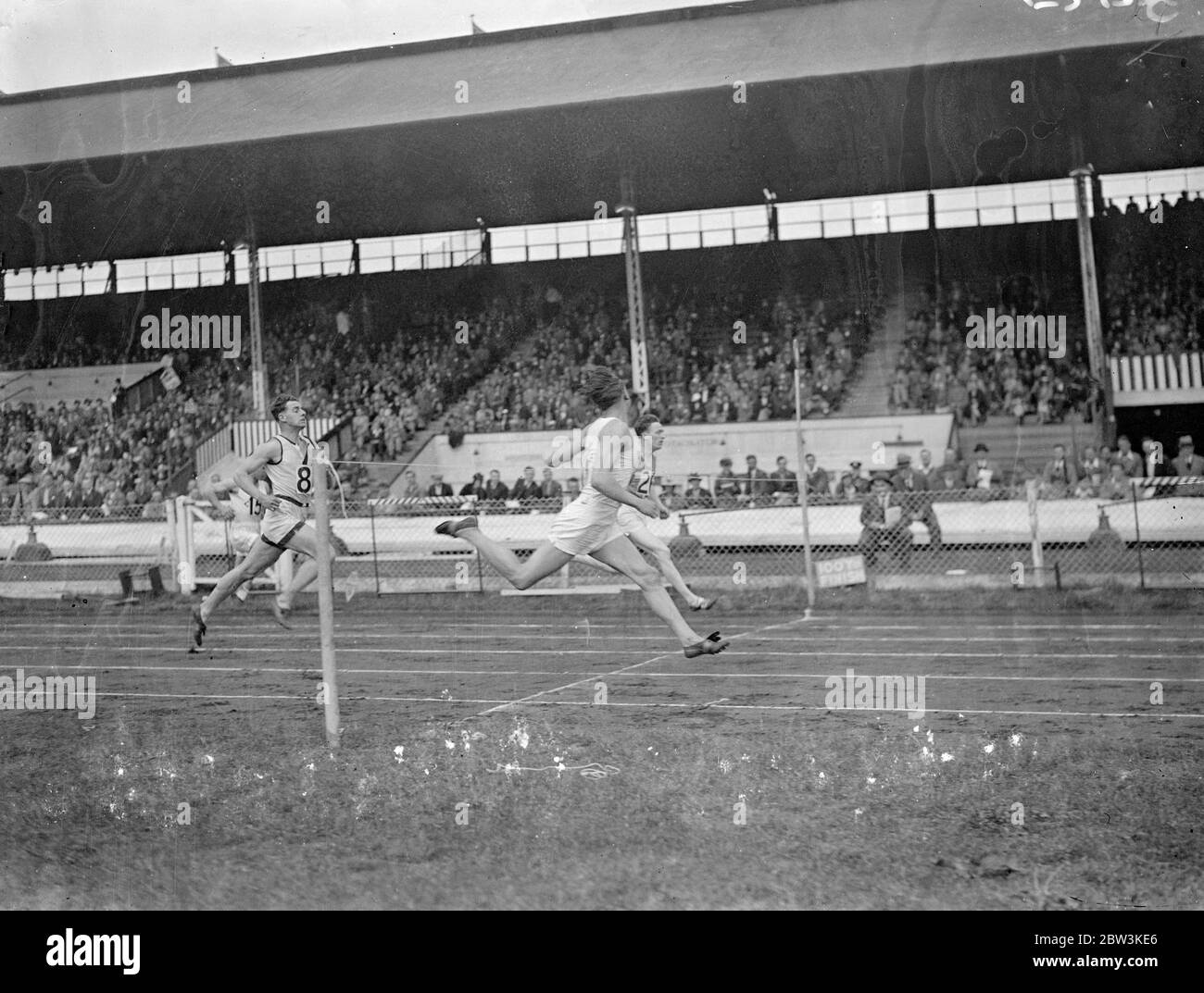 Finale di 100 yards scratch race , vinta da UNA Pennington ( Oxford University ) in 10 secondi giugno 1936 Foto Stock