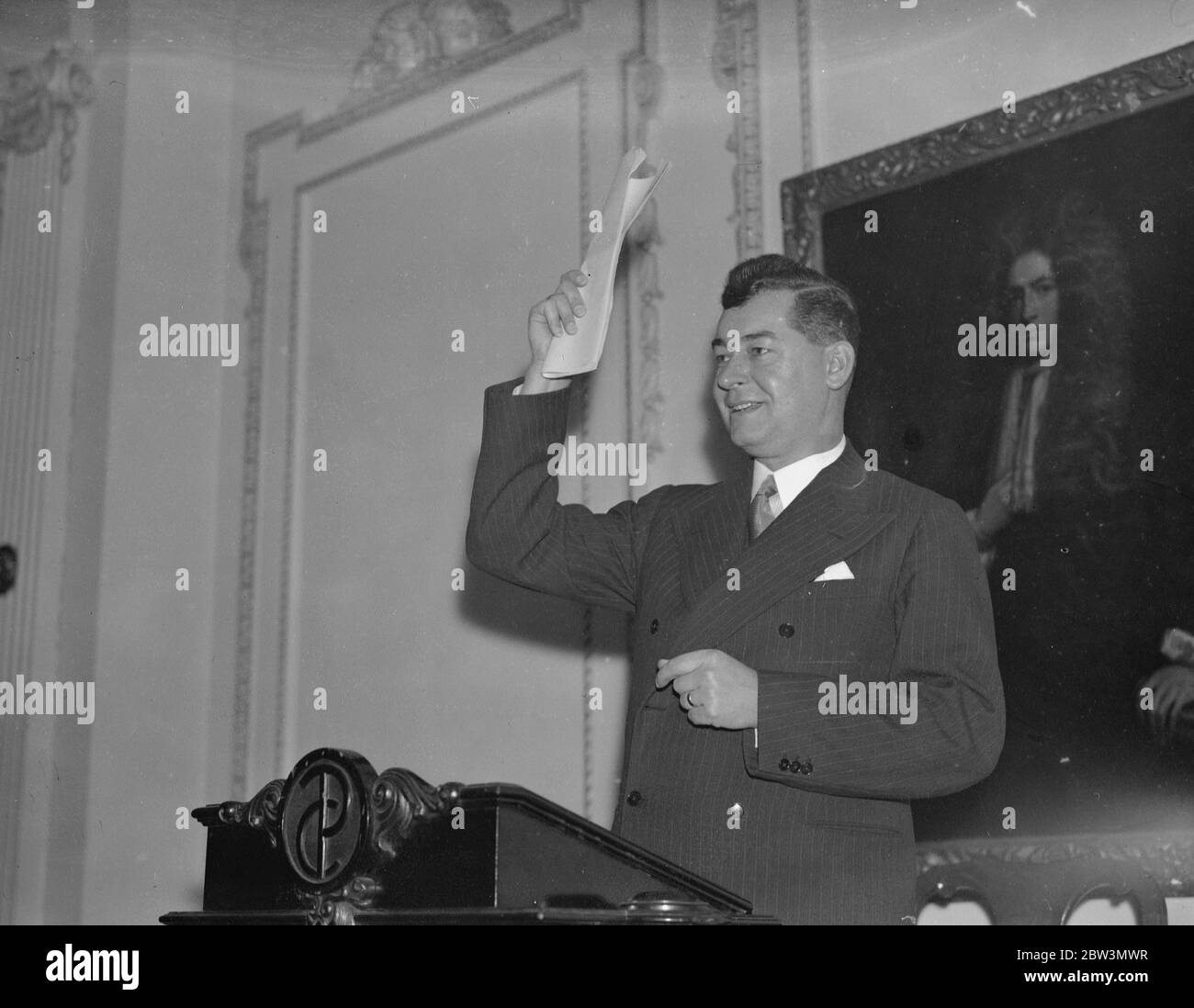 Duke of Kent apre il nuovo Municipio di Hornsey . Il Duca di Kent aprì il nuovo Municipio e il Municipio di Hornsey a Crouch End . Spettacoli fotografici, il Duca di Kent . 4 novembre 1935 Foto Stock