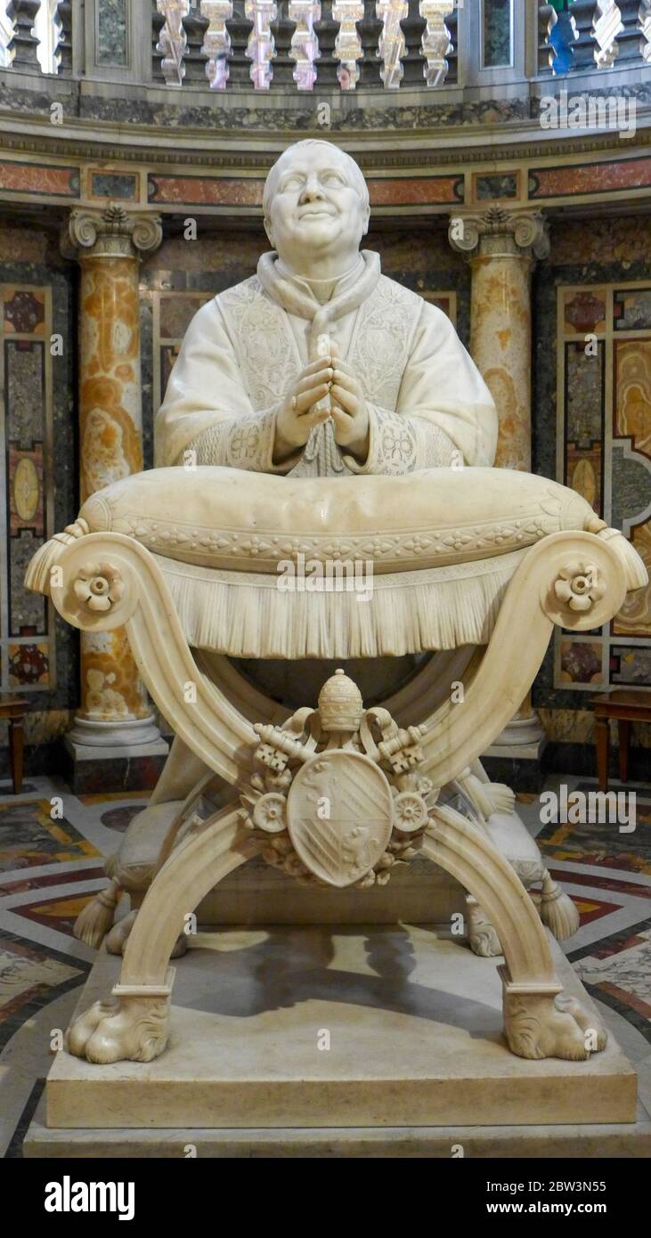 Statua di Pio IX in marmo, opera di Ignazio Jacometti, nella Basilica Papale di Santa Maria maggiore, Roma, Italia Foto Stock