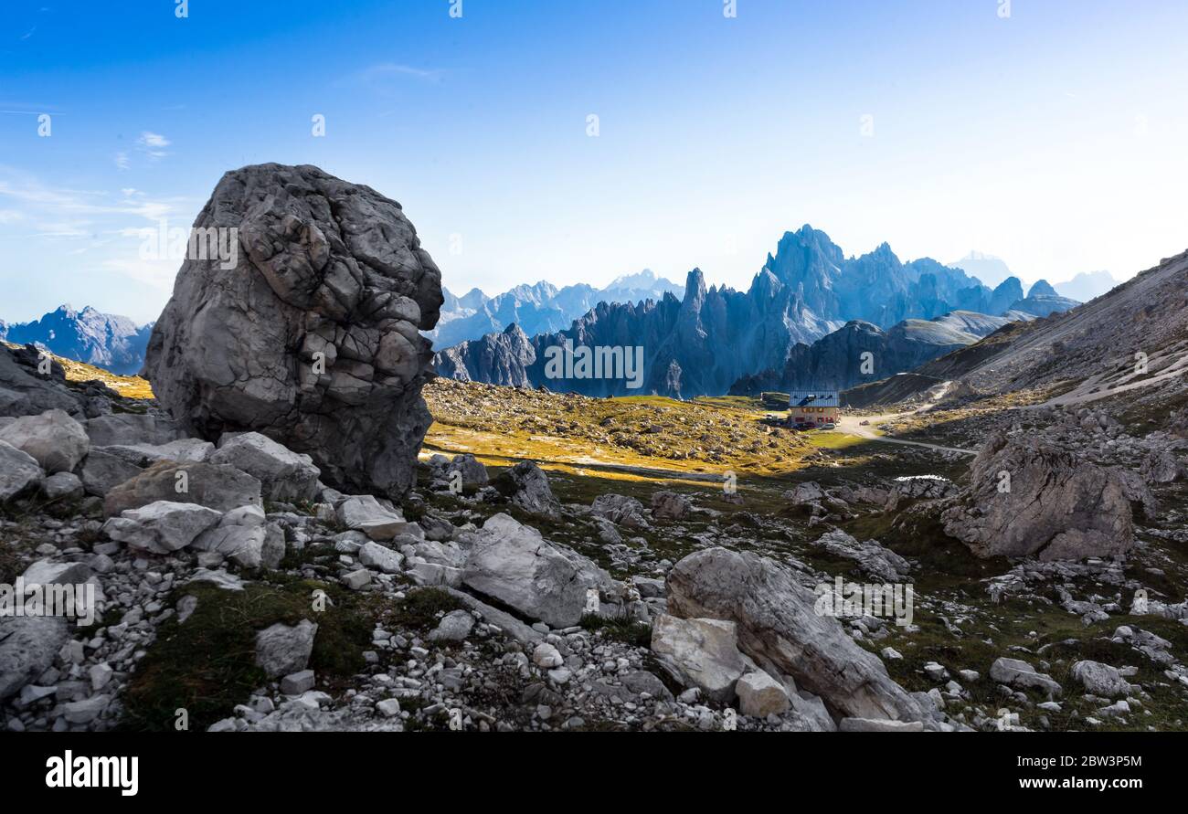 Trekking al Parco Nazionale di Tre Cime di Lavaredo. Dolomiti Alto Adige - Italia Foto Stock