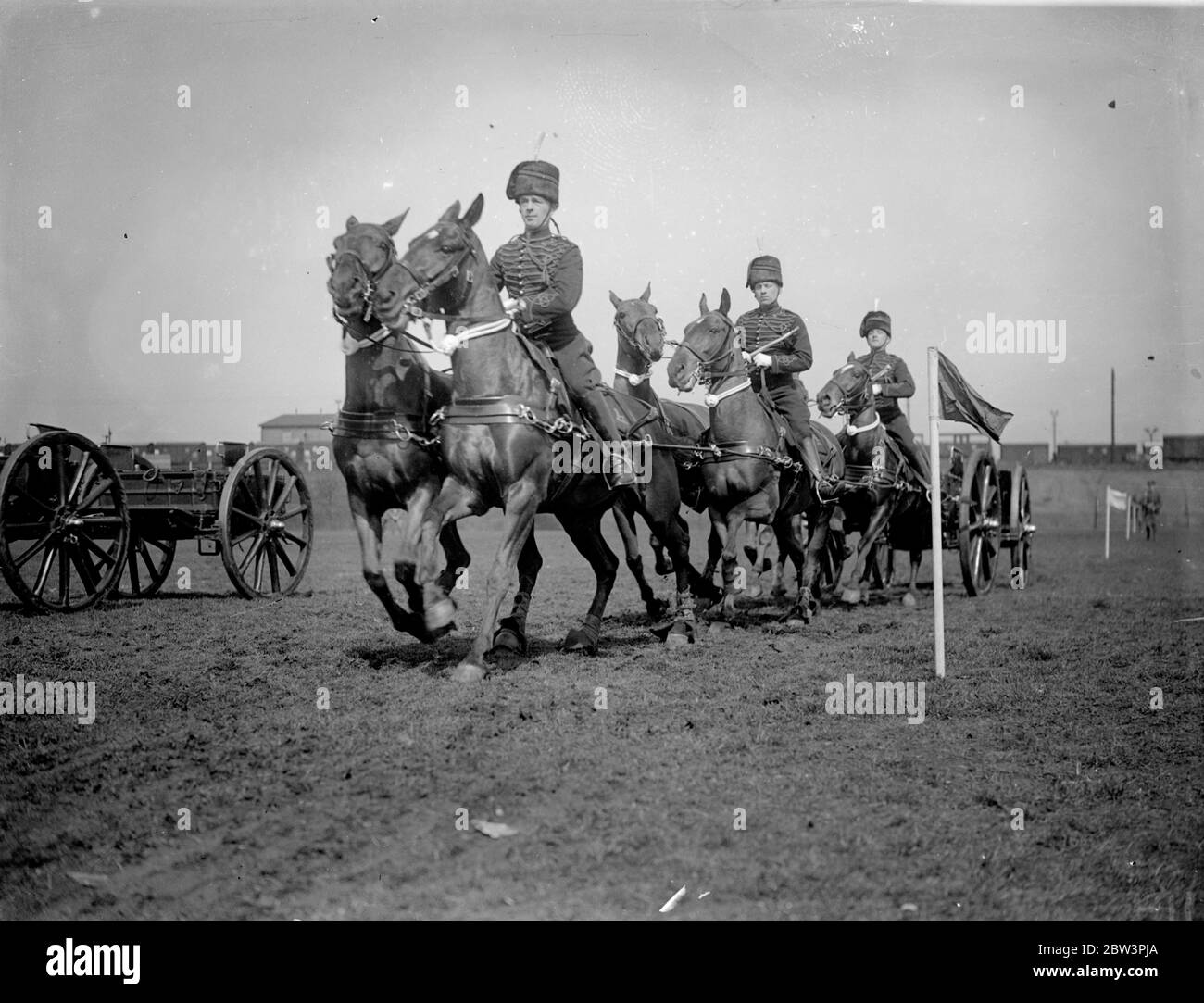 Prova di artiglieria Royal Horse in uniforme completa per il Royal Tournament . ' F' (Sphinx) batteria di artiglieria reale di cavalli risanata in uniforme a Wormwood strofina il musical drive che daranno al Royal Tournament. Spettacoli fotografici, ' F' (Sphinx) prova di batteria in uniforme a vestito pieno. 23 aprile 1936 Foto Stock