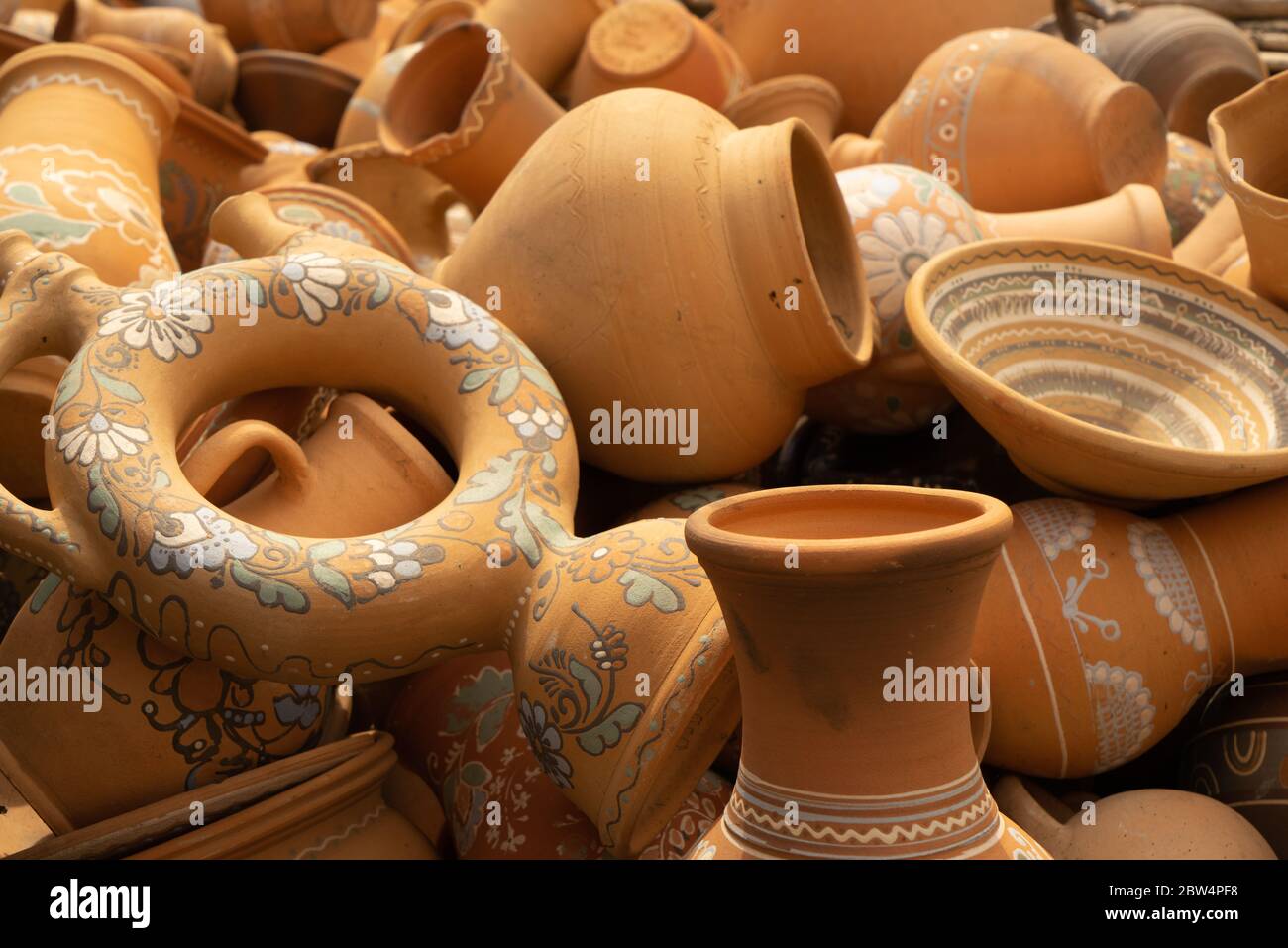 Ceramica tradizionale Ucraina con motivi e ornamento. Cultura Ucraina Foto Stock