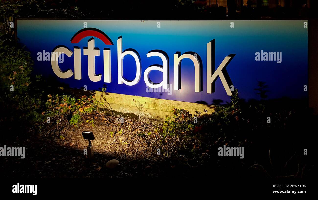 Laguna Woods, California, Stati Uniti. 27 Apr 2019. Citibank (stilizzato come citibank) è la divisione consumer della multinazionale dei servizi finanziari Citigroup.[2] Citibank è stata fondata nel 1812 come la City Bank di New York, e successivamente è diventata la prima National City Bank di New York. La banca ha 2,649 filiali in 19 paesi, compreso 723 filiali negli Stati Uniti accreditamento: Alexey Bychkov/ZUMA Wire/Alamy Live News Foto Stock