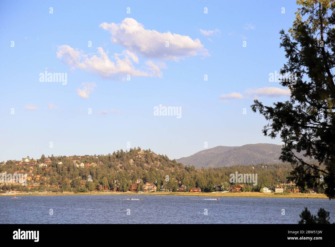 Pomeriggio tranquillo al lago Big Bear, Big Bear California Foto Stock