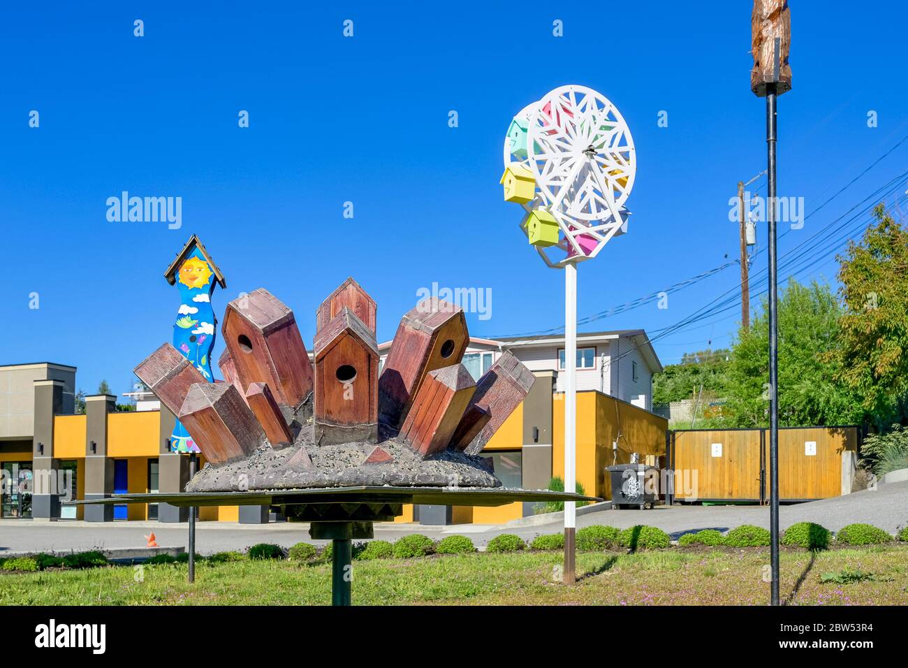 Installazione di sculture di Bird House, Lake Country, Okanagan Valley, British Columbia, Canada Foto Stock