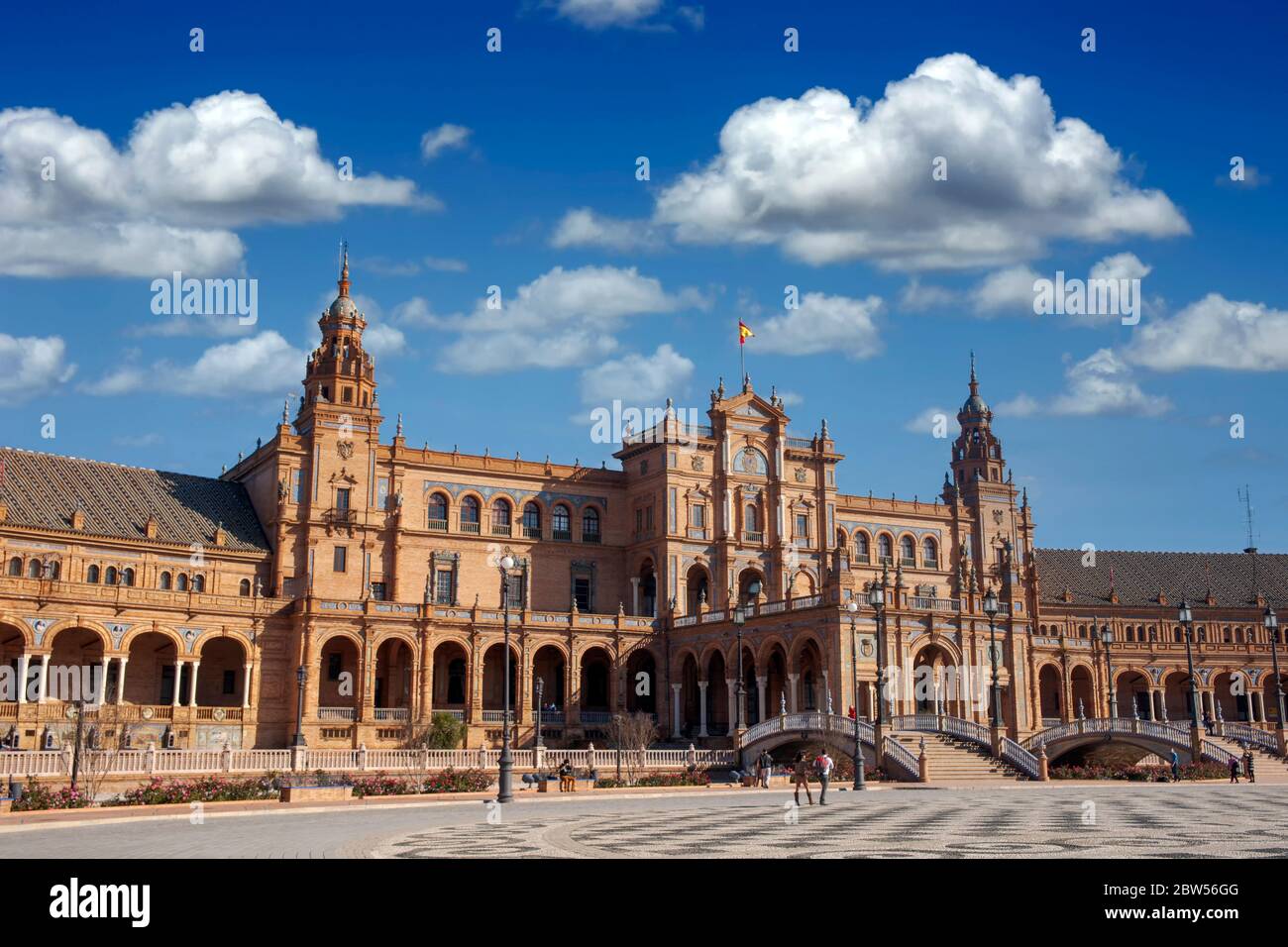 Bella piazza spagnola nella città di Siviglia, Spagna Foto Stock