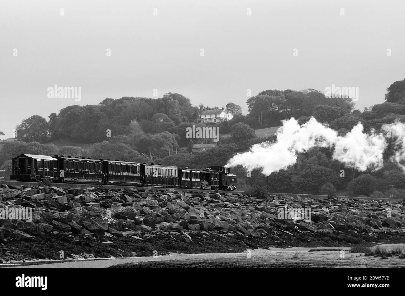 Taliesin dirige un treno d'epoca attraverso la COB, diretto a Tan Y Bwlch. Foto Stock