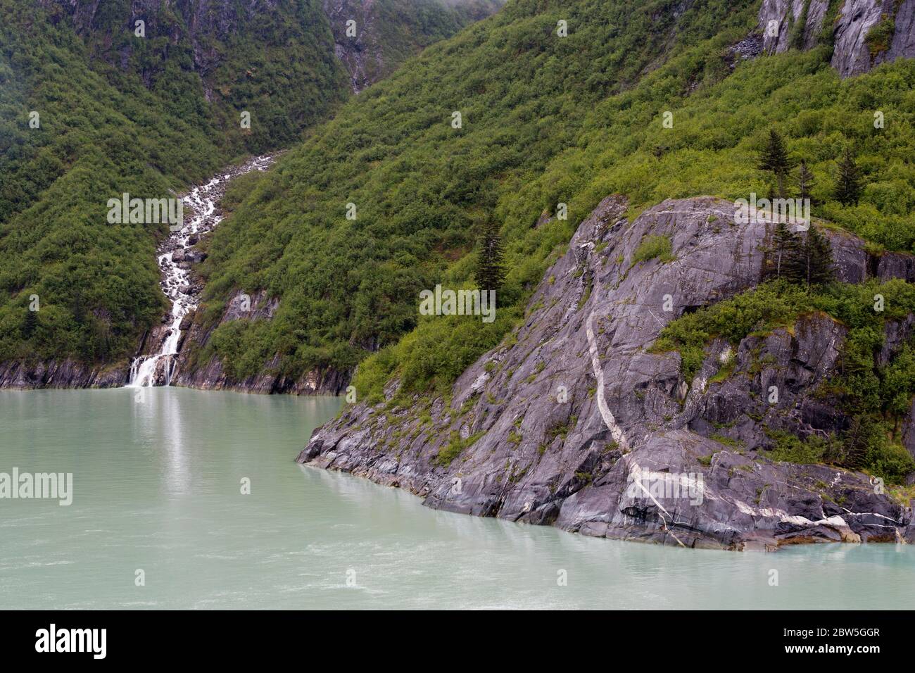 Cascata in Tracy Arm Fjord, Alaska, Stati Uniti Foto Stock