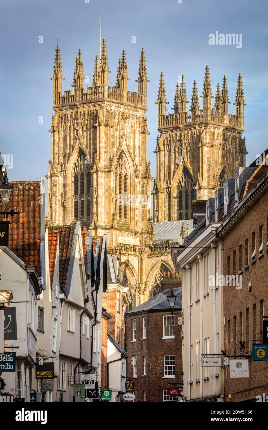 Vista sulla città di York Minster - Cattedrale e Chiesa Metropolitan di San Pietro a York, Yorkshire, Inghilterra, Regno Unito Foto Stock