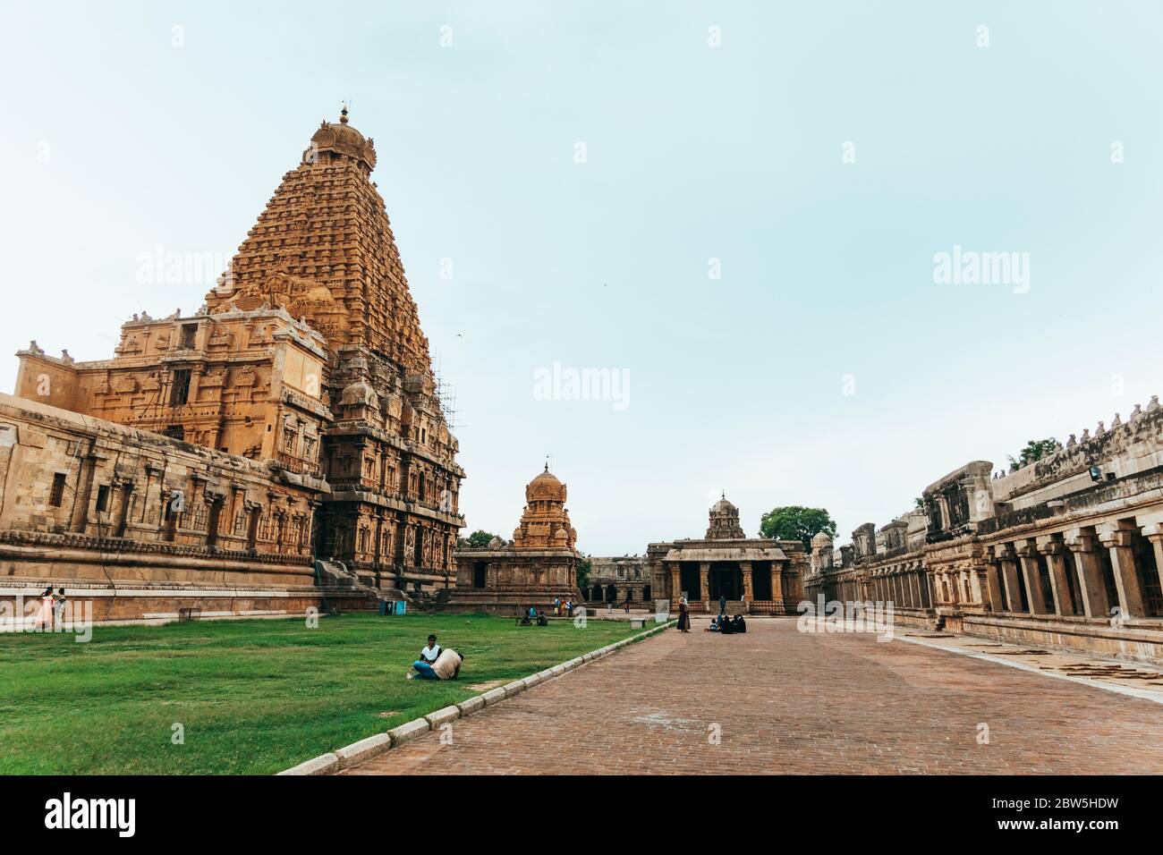 Tempio di Brihadeeswara, tempio della dinastia Chola dedicato a Shiva, con una torre di 64 metri e interni rivestiti di affreschi Foto Stock