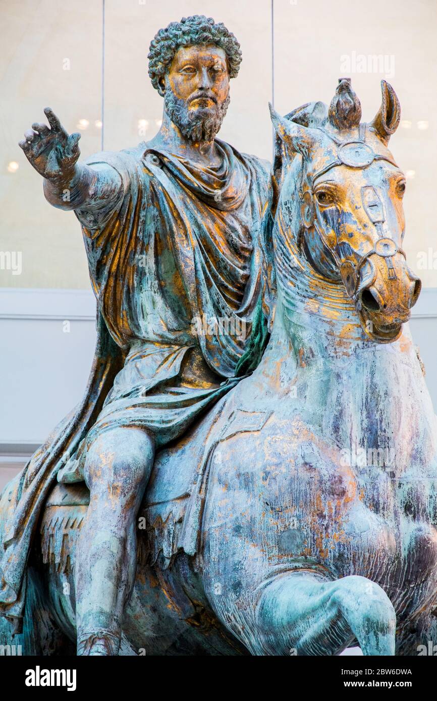 Statua equestre in bronzo dorato di Marco Aurelio nel Museo Capitolino di Roma ItalyForum Foto Stock