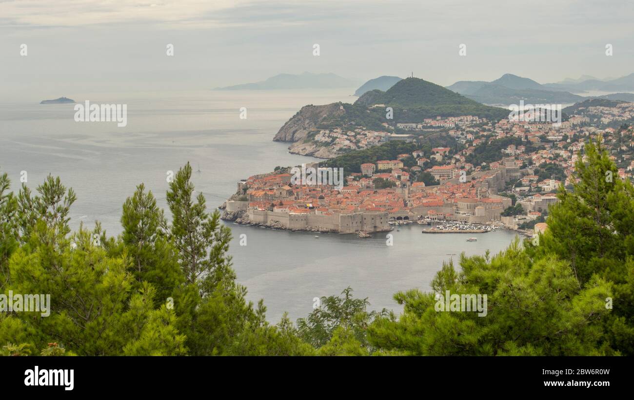 Dubrovnik è una città sul mare Adriatico, nella Croazia meridionale. E' una delle destinazioni turistiche più importanti del Mediterraneo. Foto Stock
