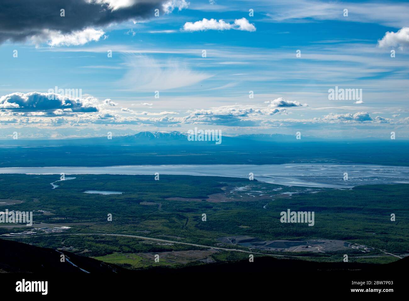 Knik Arm Alaska visto da una vetta nel Chugach state Park. Foto Stock