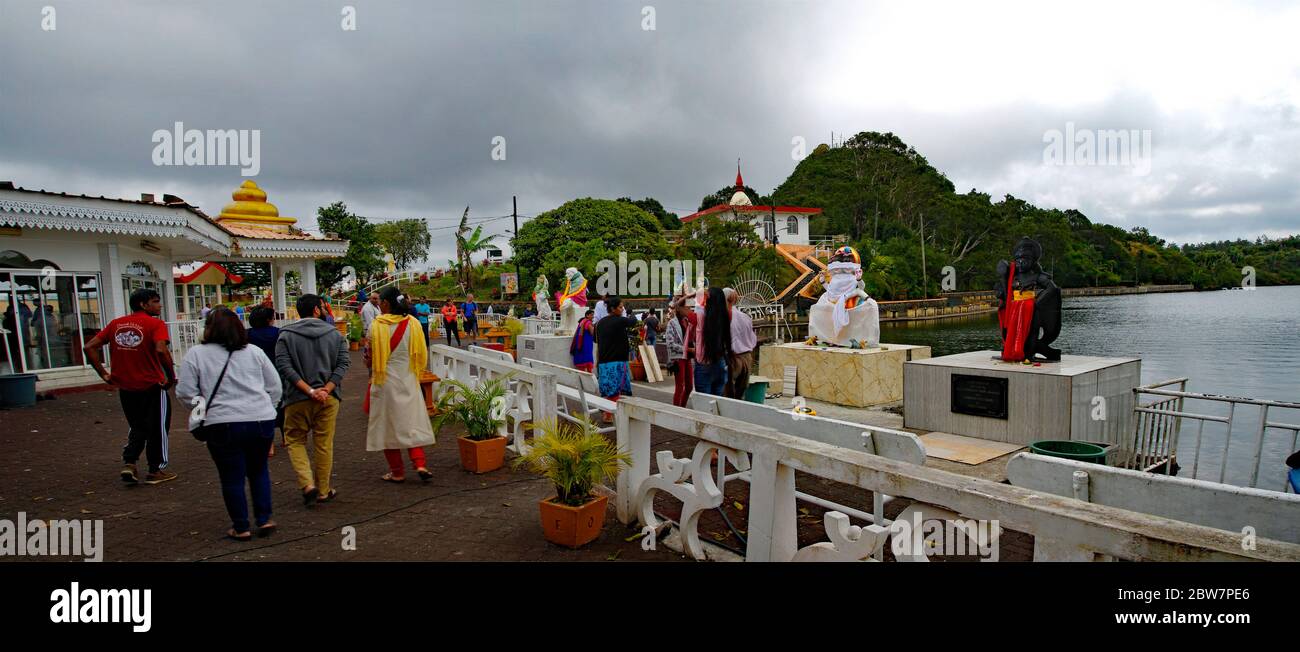 MAURITIUS - 18 AGOSTO 2018: Tempio indù e Ganga Talao. Lago Crater a Grand Bassin. È il luogo più sacro indù di Mauritius. Foto Stock