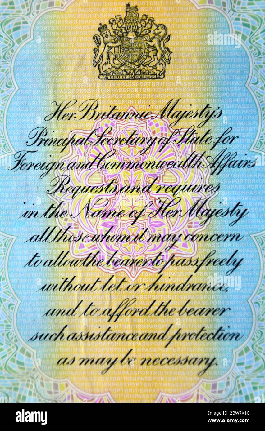 La prima pagina del vecchio stile, blu passaporto britannico Foto Stock