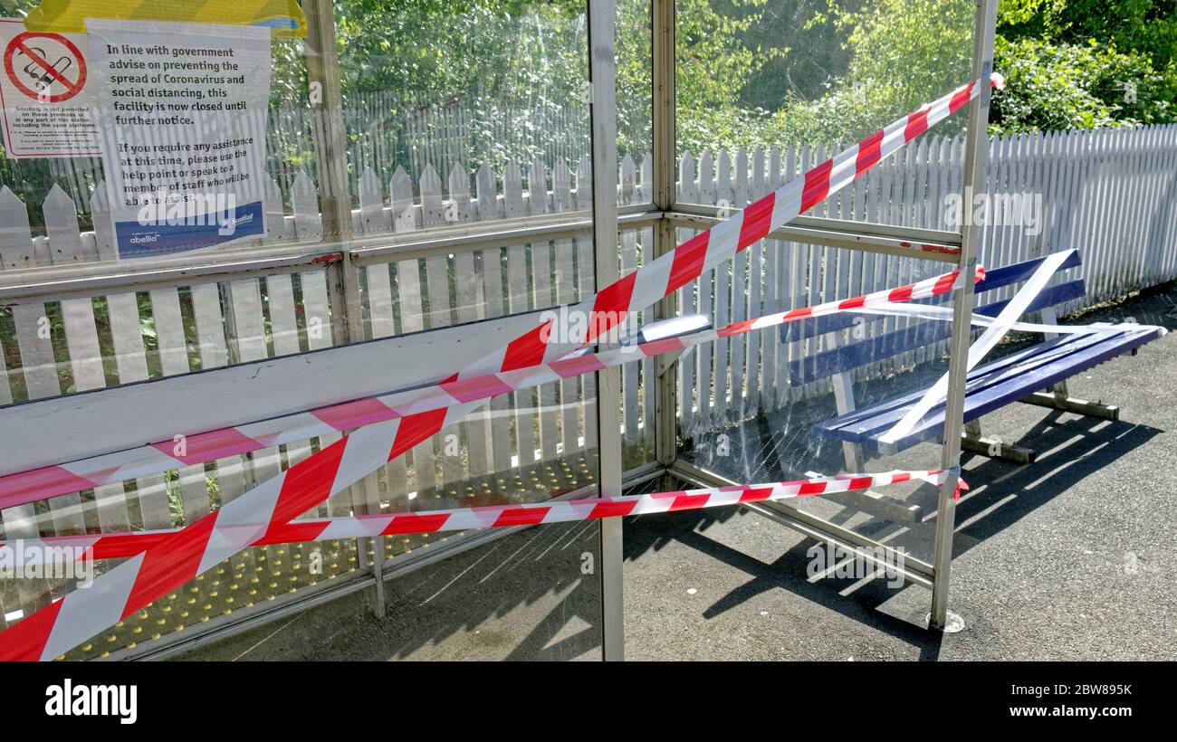 Glasgow, Scozia, Regno Unito 30 maggio 2020: Regno Unito Meteo: LE STAZIONI FERROVIARIE INCORAGGIANO LE DISTESE SOCIALI come era caldo bruciante. Credit: Gerard Ferry/Alamy Live News. Foto Stock