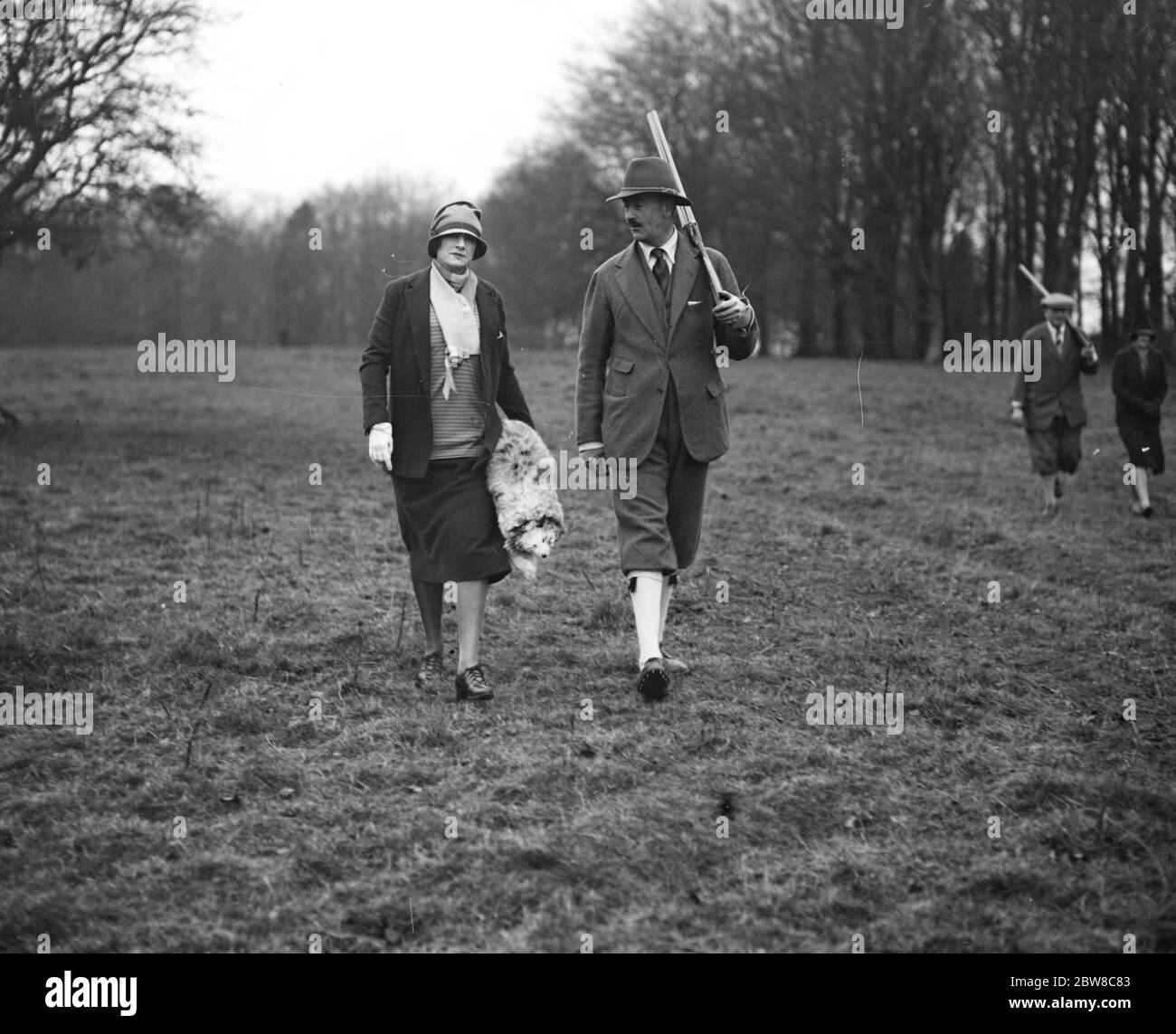 Festa di tiro di Lady Curzon a Hackwood Park , vicino Basingstoke . Lady Curzon e Lord Cochrane . 13 dicembre 1926 Foto Stock