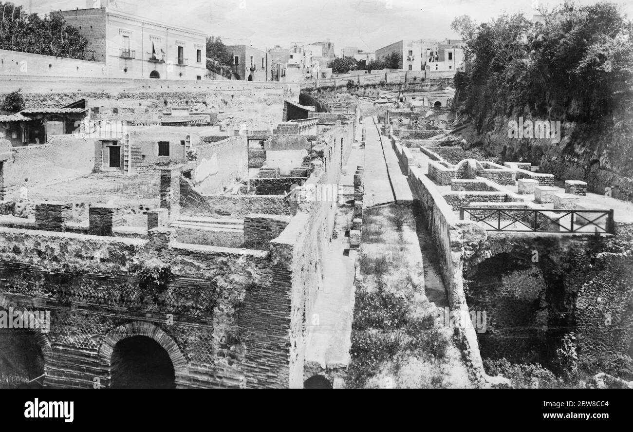Ercolano un'antica città romana distrutta da flussi piroclastici vulcanici nel 79 d.C. Gli scavi . 17 marzo 1927 Foto Stock