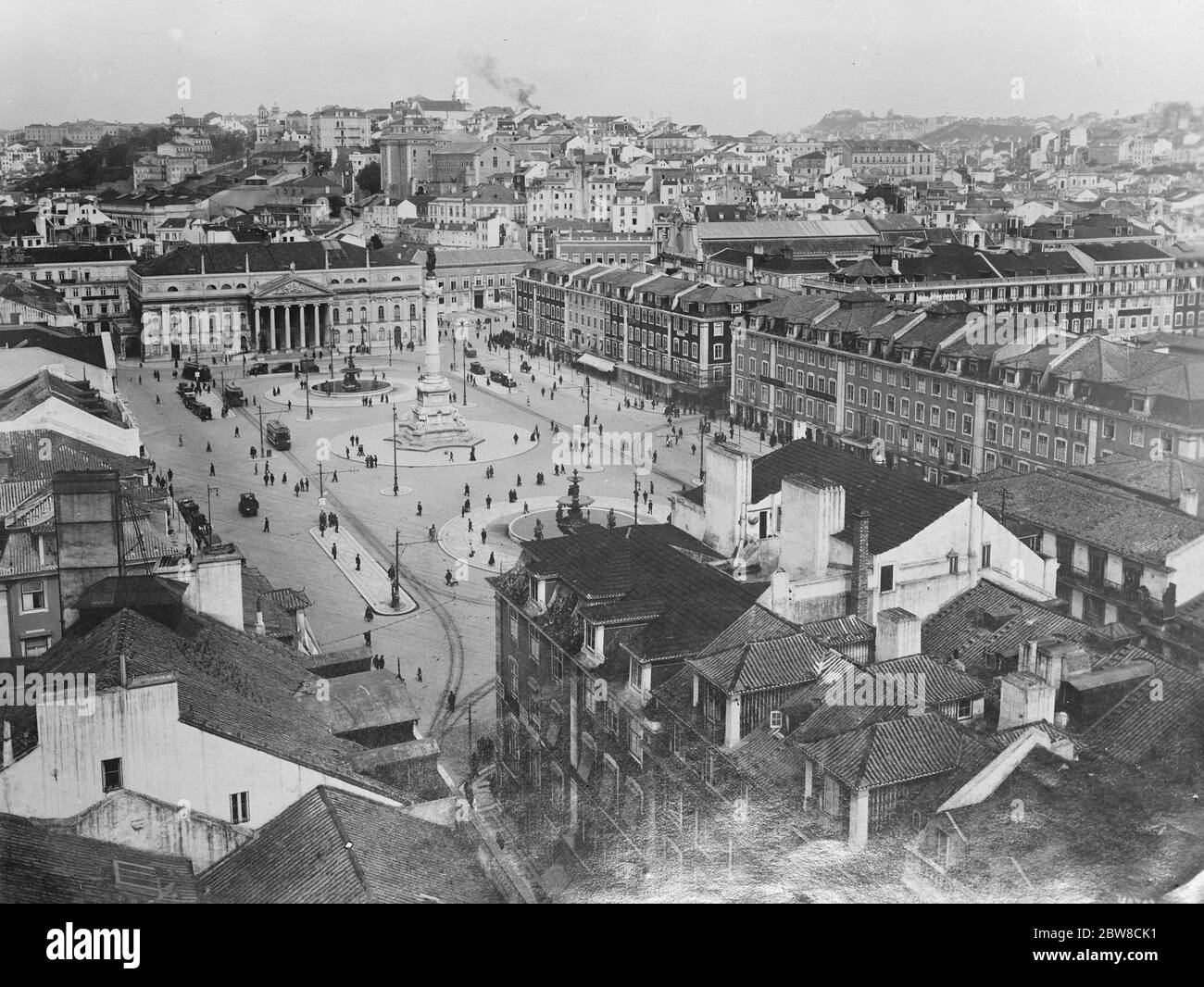 Lisbona , il Praca Dom Pedro LV , o Rocio come è oggi . Le tinta sono state tutte rimosse, come la famosa pavimentazione tesselata . 8 aprile 1927 Foto Stock