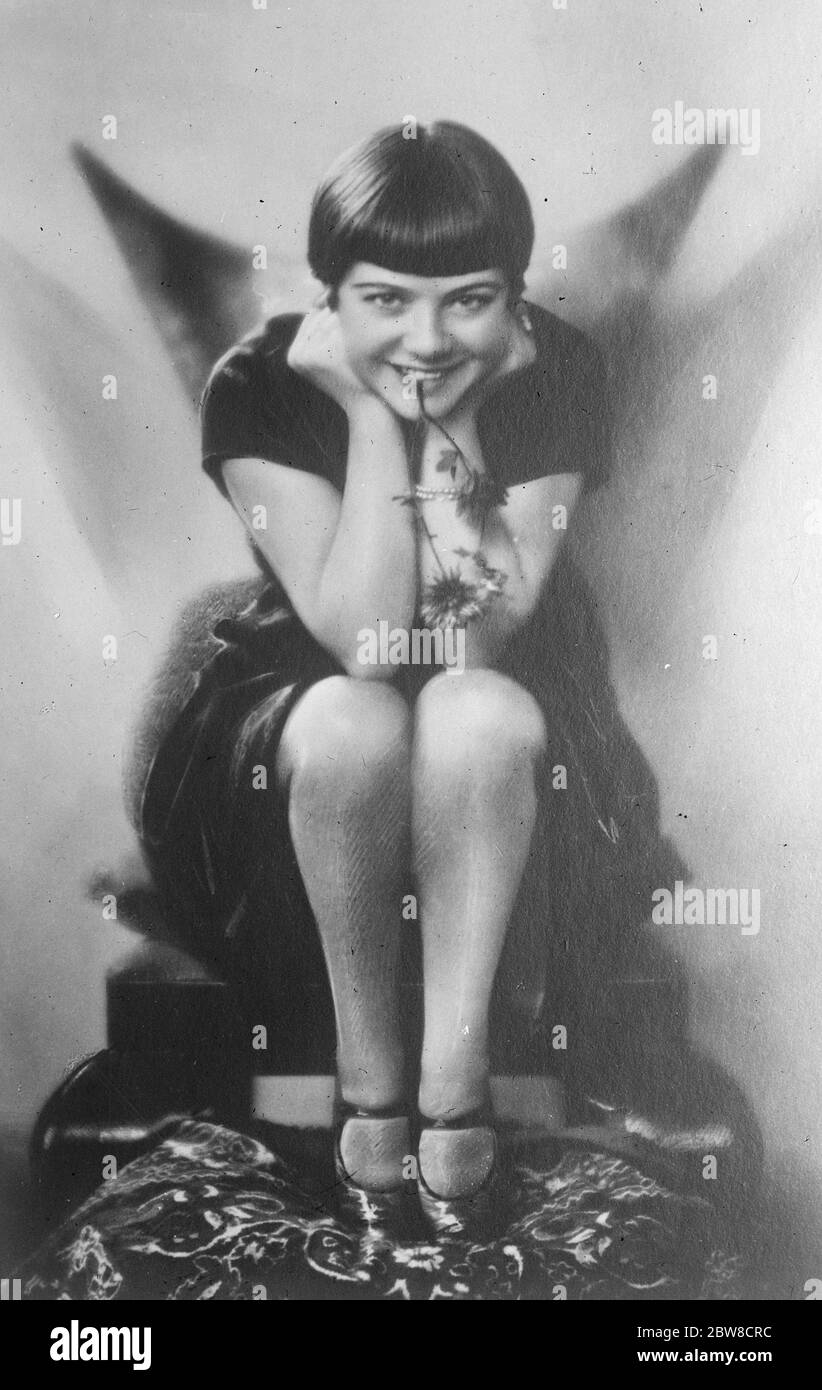 La signora Truus Van Alten , nipote di Hindenburg , che ha appena fatto la sua prima apparizione nella commedia musicale . 17 maggio 1927 Foto Stock