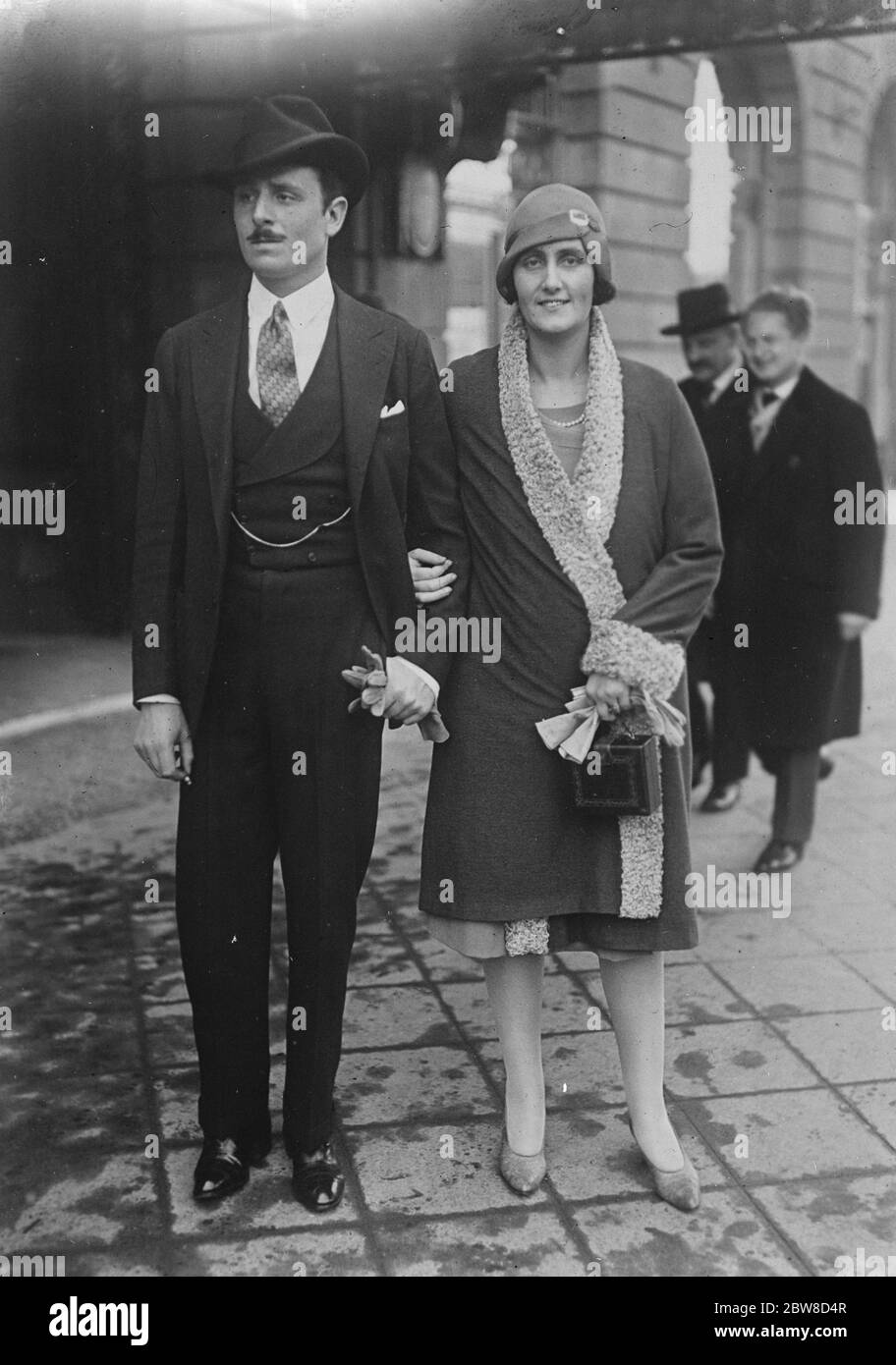 Oswald Mosley, deputato e Lady Mosley durante la loro visita a Berlino. Lady Cynthia ( Curzon ) 30 gennaio 1928 Foto Stock
