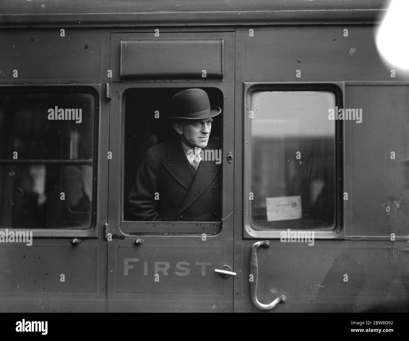 Nelson Keys come attore manager fuori in America per coinvolgere un cast . Il signor Nelson Keys, come treno, lasciò Waterloo . 15 febbraio 1928 Foto Stock