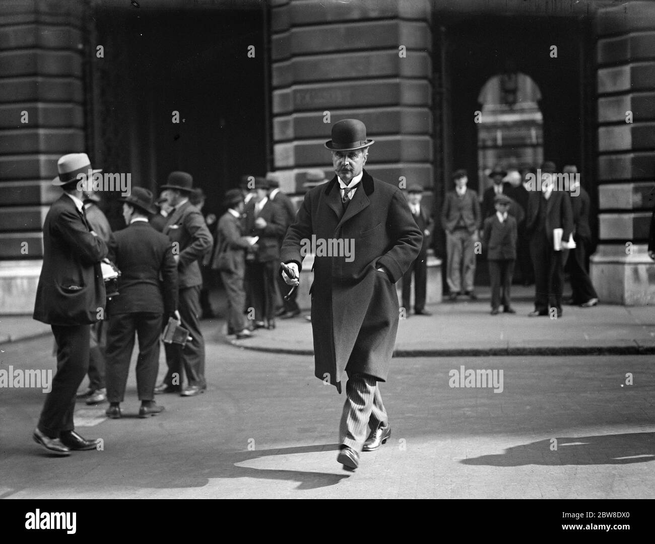 Riunione del gabinetto al n. 10, Downing Street. Arrivo di Lord Peel . 3 giugno 1929 Foto Stock