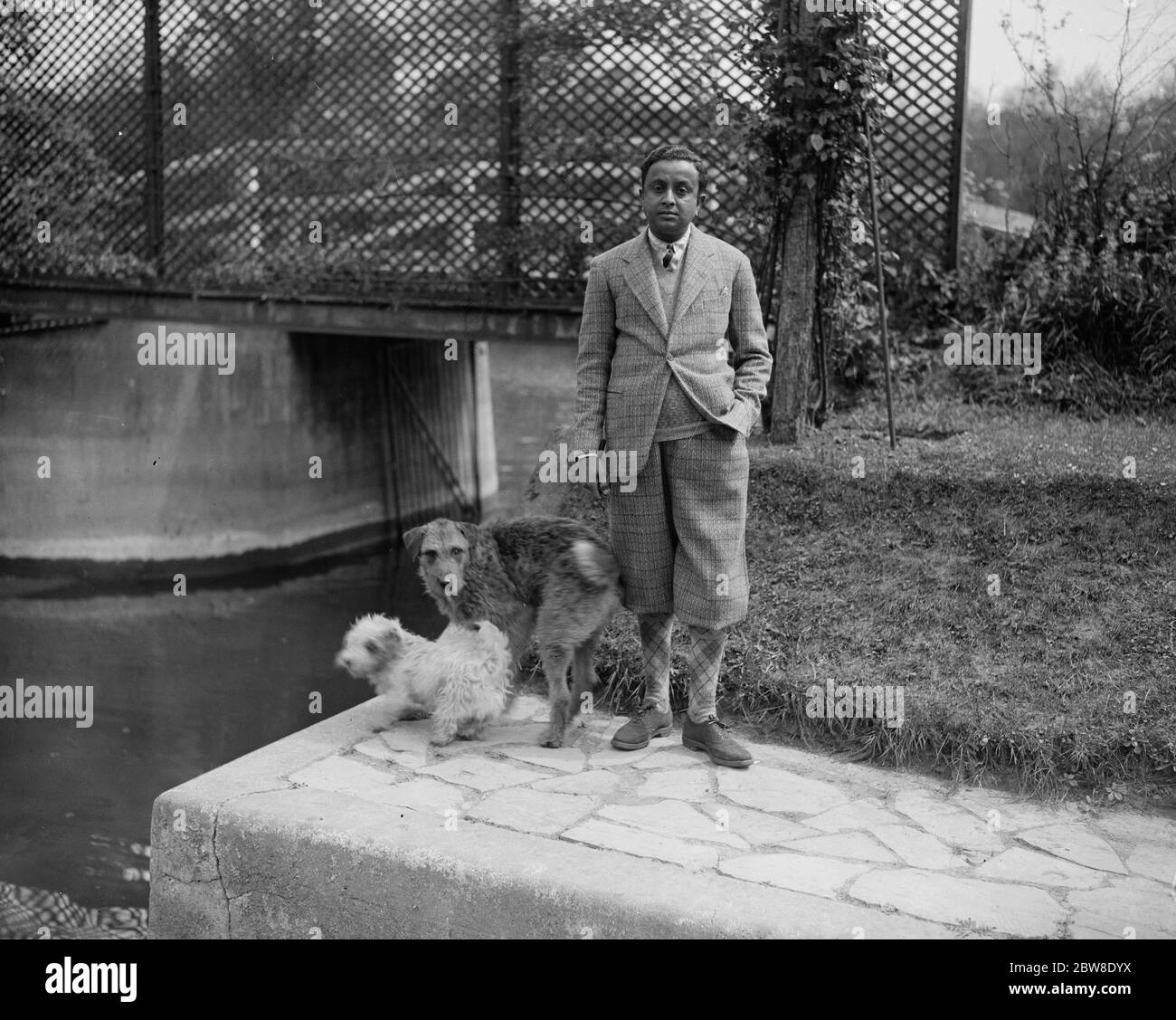 Il Maharajah di Rajpipla nella sua casa di campagna inglese, il Cottage Manor, Windsor vecchia. 9 maggio 1928 Foto Stock