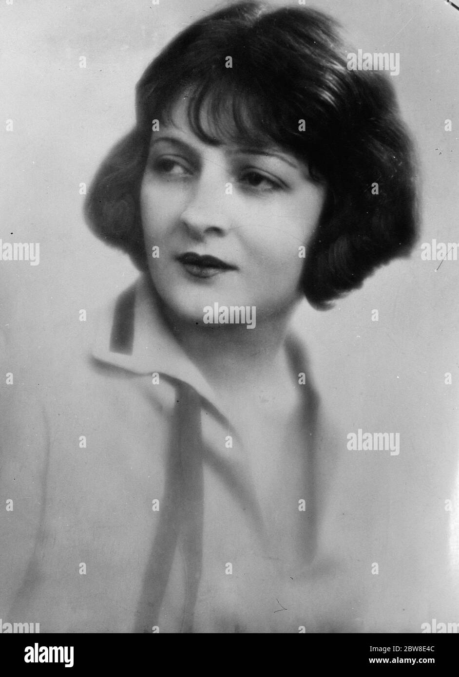 La famosa stella del film può apparire sul palco del West End . LYA de Putti , la famosa star del cinema , che sta per tornare da Hollywood in Inghilterra . Probabilmente comparirà in un gioco sulla tappa finale ovest . 19 settembre 1929 Foto Stock