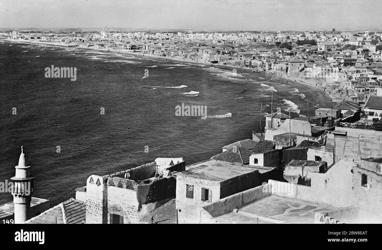 Una nuova esplosione di arabi vicino alla città ebraica . Una nuova epidemia dagli arabi è riportata da Jaffa , vicino alla quale è la nuova città ebraica di Tel Aviv . Una società del New South Wales Borderers è stato riferito di aver coinvolto gli arabi . Il porto di Jaffa , mostrando Tel Aviv in lontananza . 28 agosto 1929 Foto Stock