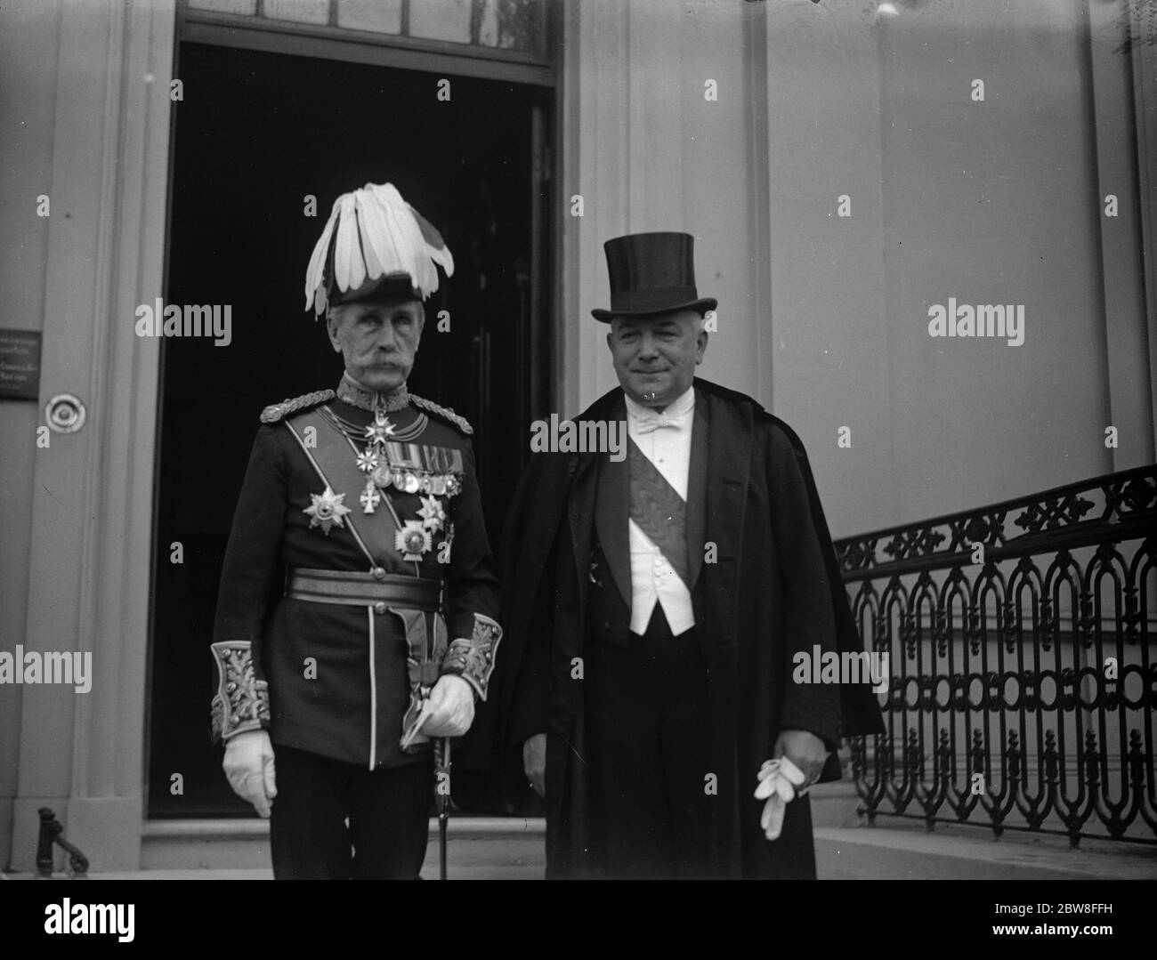 Il nuovo ambasciatore tedesco presenta le sue credenziali . Baron von Neurath lascia l'Ambasciata tedesca. 10 novembre 1930 Foto Stock