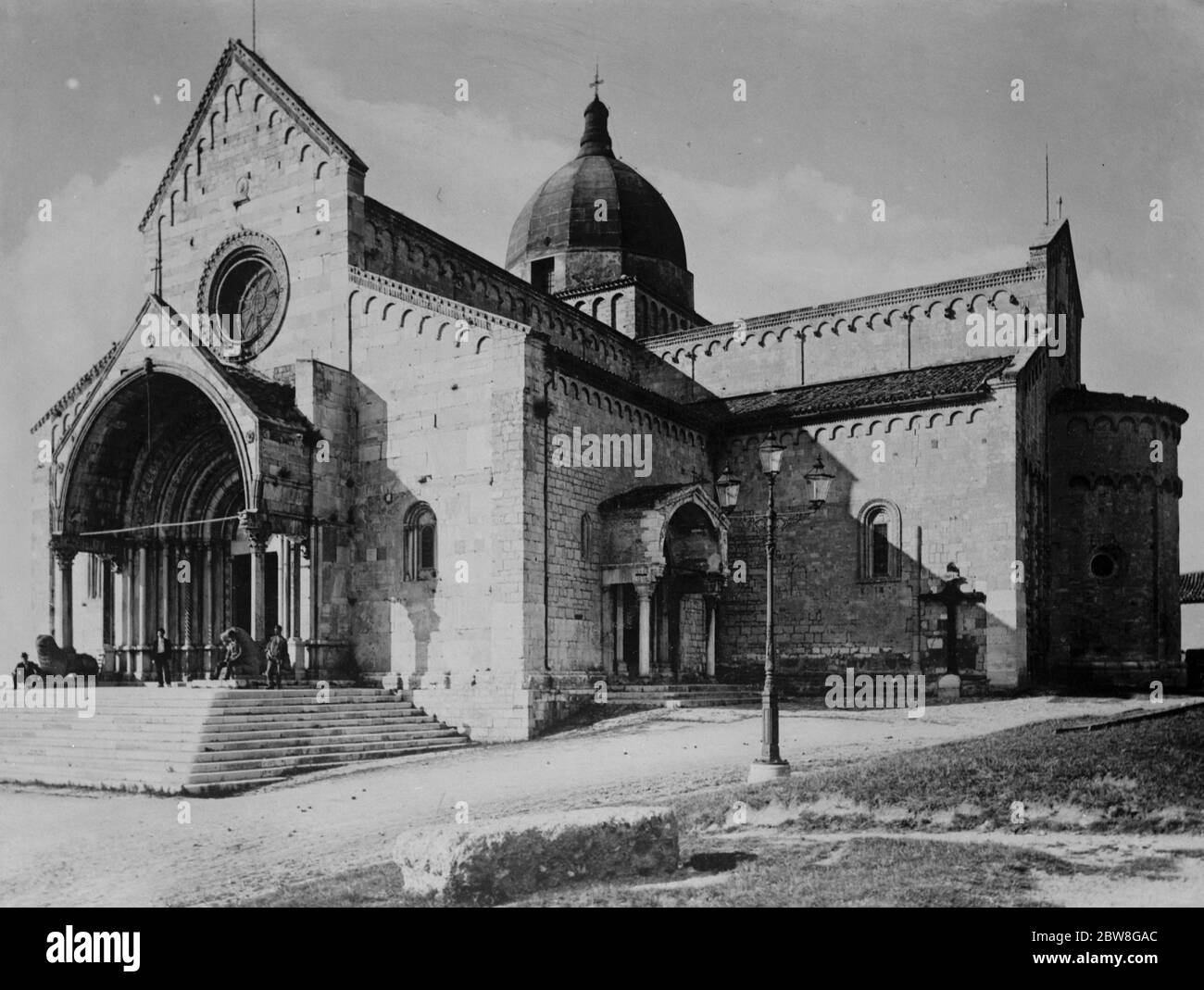 Gravi danni da terremoto ad Ancona . Il Duomo di Ancona . 31 ottobre 1930 Foto Stock