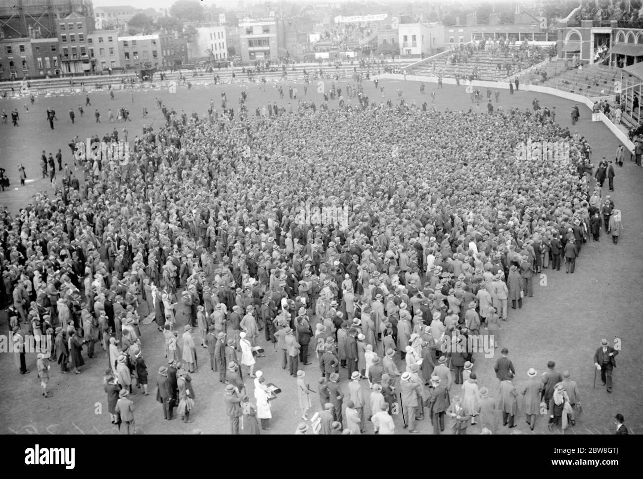 Test match , Oval , primo giorno . Folla e Gasometro . 1930 Foto Stock