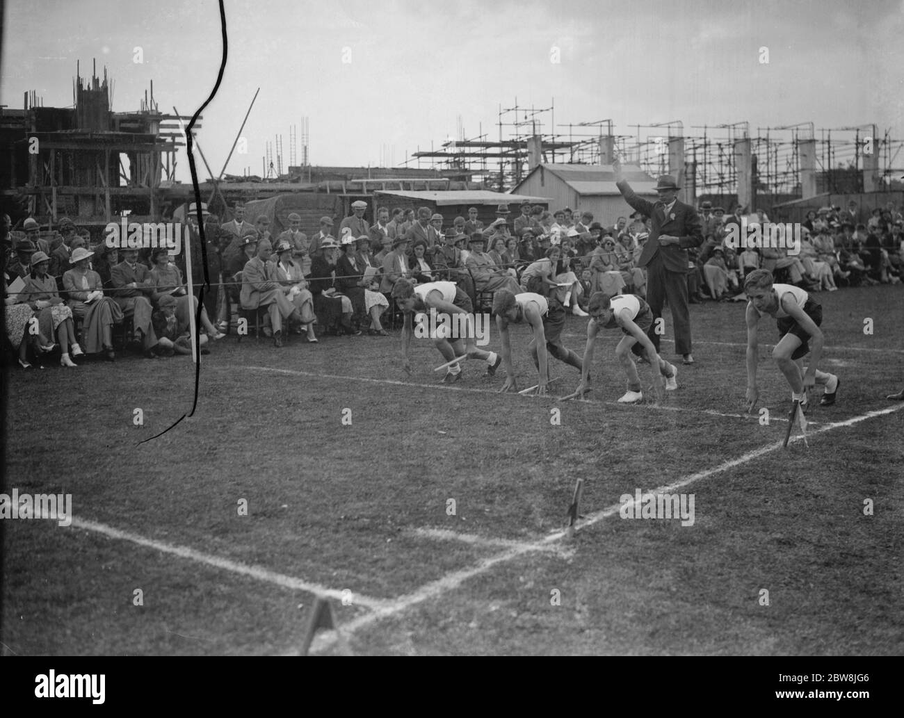 Sport per ragazzi della Sidcup County School. L'inizio di una gara . 24 luglio 1937 Foto Stock