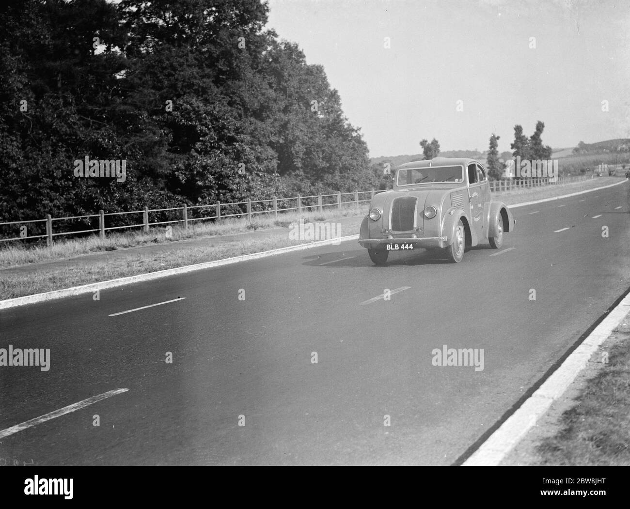 Postino nel suo Royal Mail van . 1937 Foto Stock
