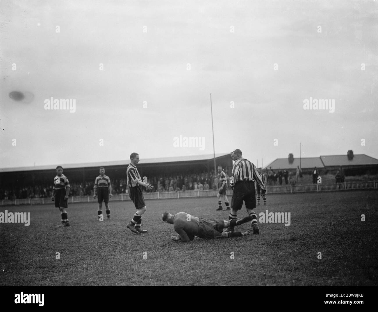 Dartford - Trial match - Rosso e Bianco e Nero - 21/08/37 1937 Foto Stock