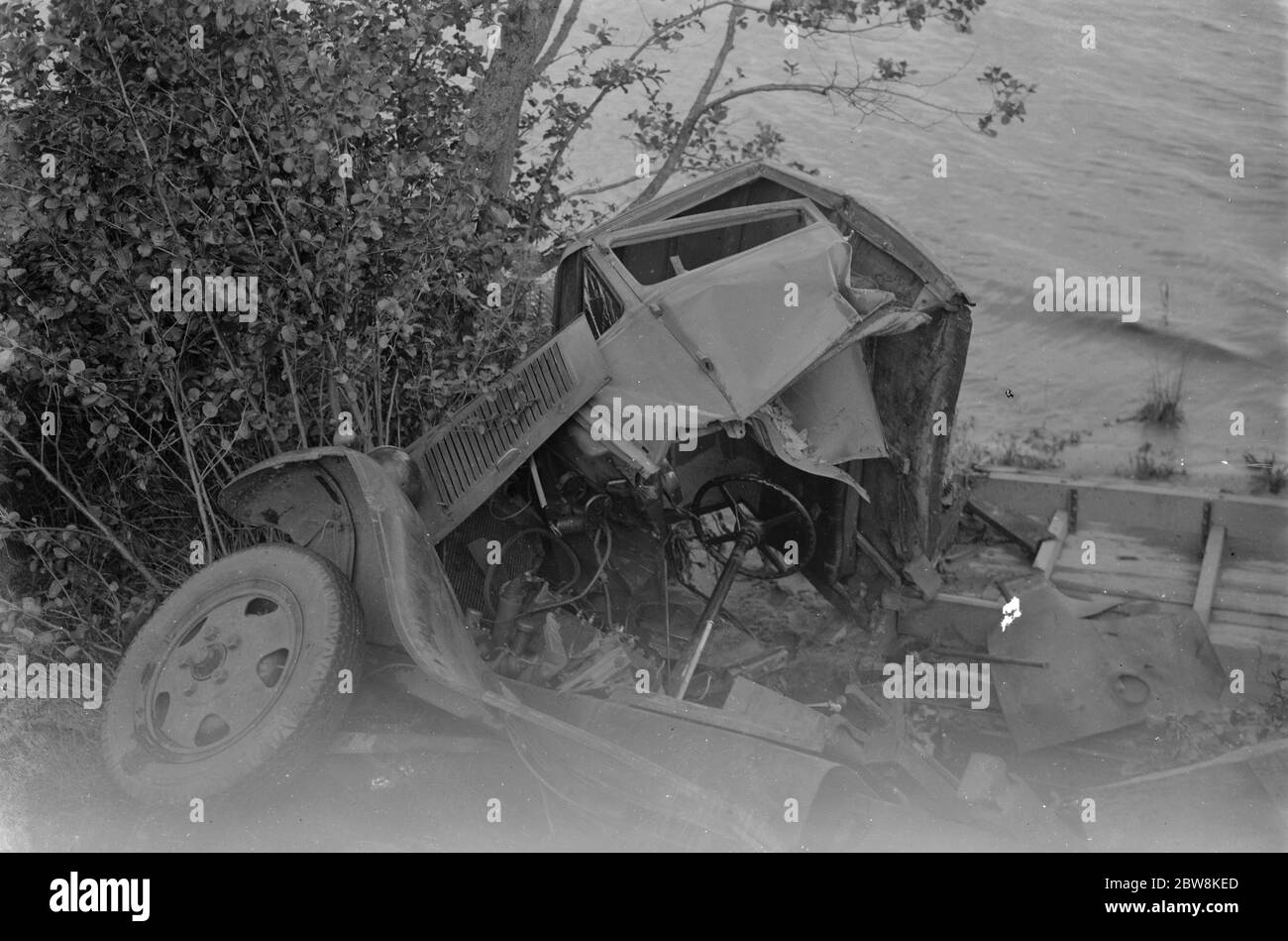 Naufragio di un camion dopo un incidente . 1935 . Foto Stock