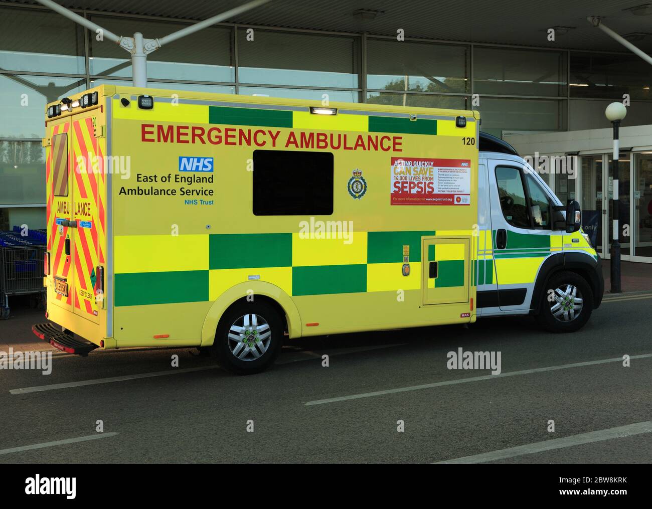 Ambulanza di emergenza, NHS, Servizio ambulanza dell'Est dell'Inghilterra, Norfolk, Inghilterra, ambulanze Foto Stock