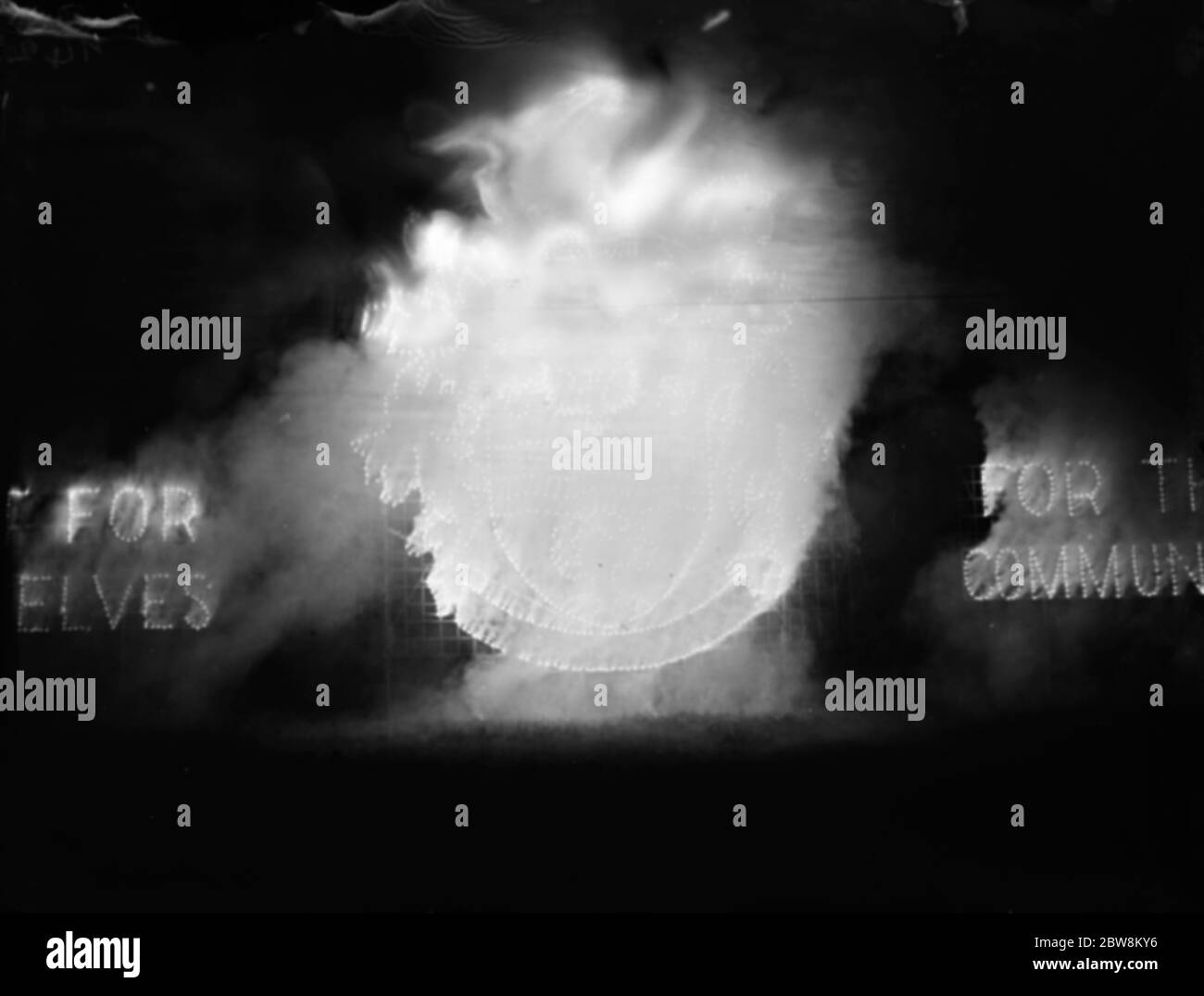 Celebrazioni della carta di Bexley ( incorporazione come un comune ) ; fuochi d'artificio della carta . 1937. Foto Stock